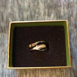 Black/white swirly silver ring 6/6.5
